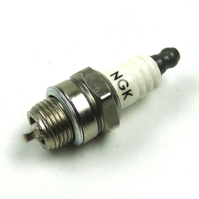 JS-CS5200A Chainsaw Spark Plug